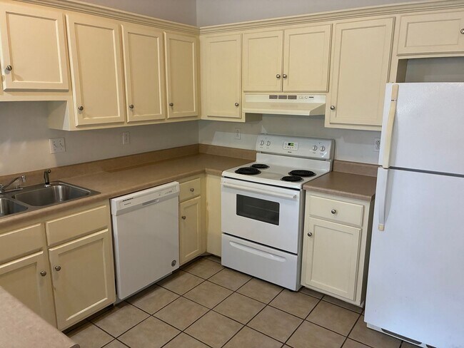 Building Photo - 125 Cypress Gln
