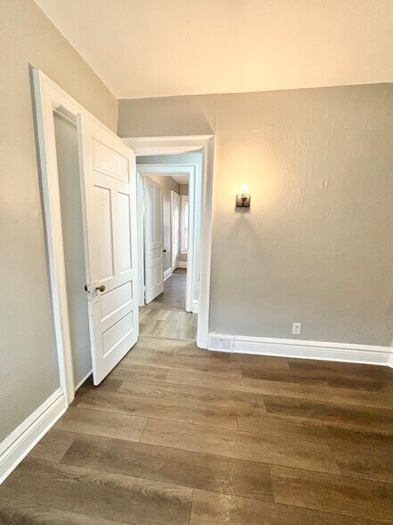 Building Photo - 109 Unger Ave