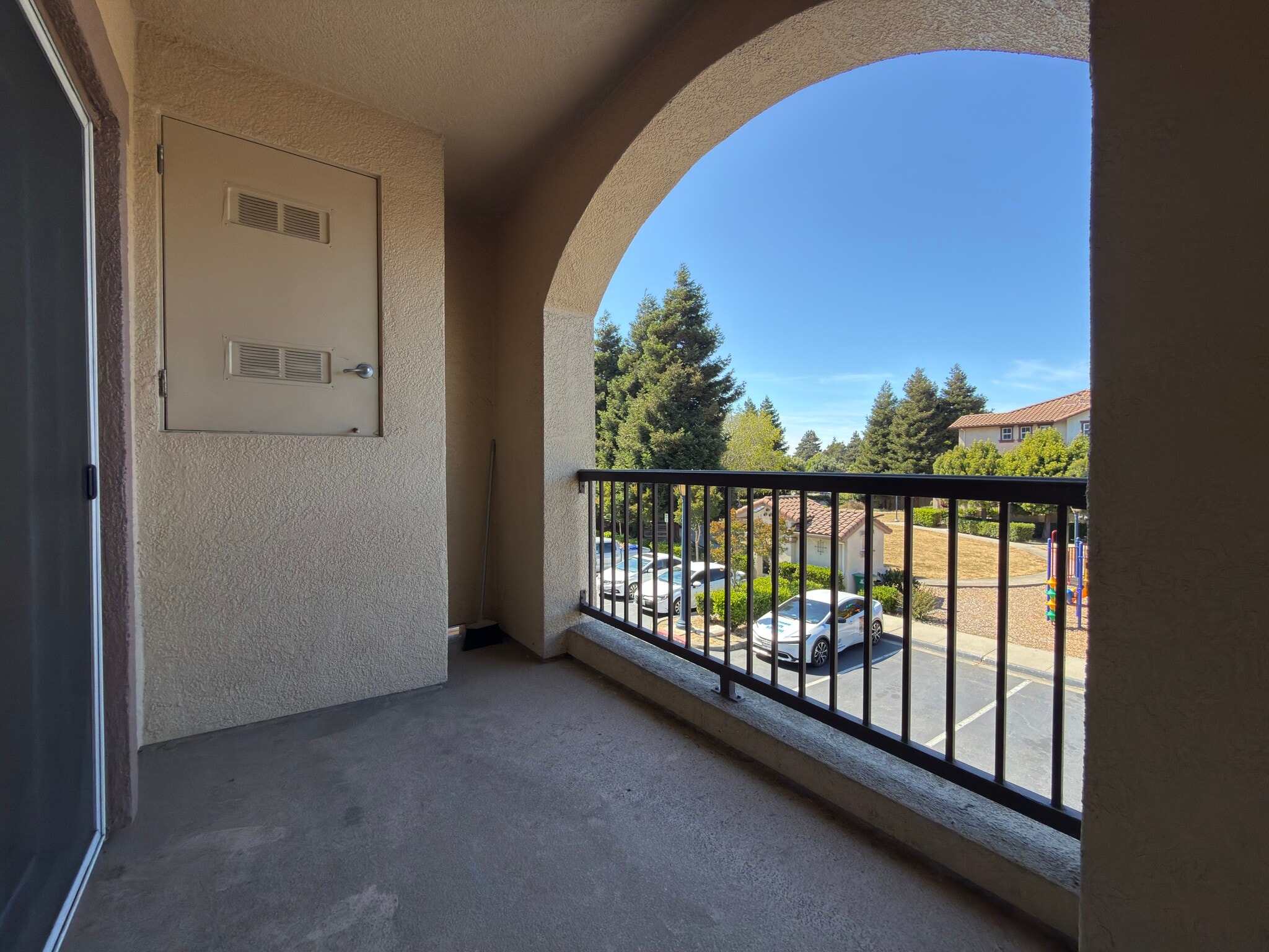 Balcony 1 - 300 Presidio St