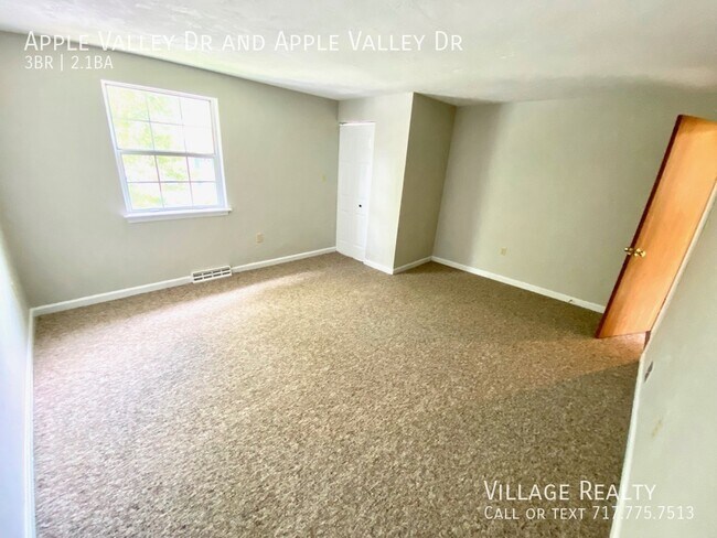 Building Photo - 818 Apple Valley Dr