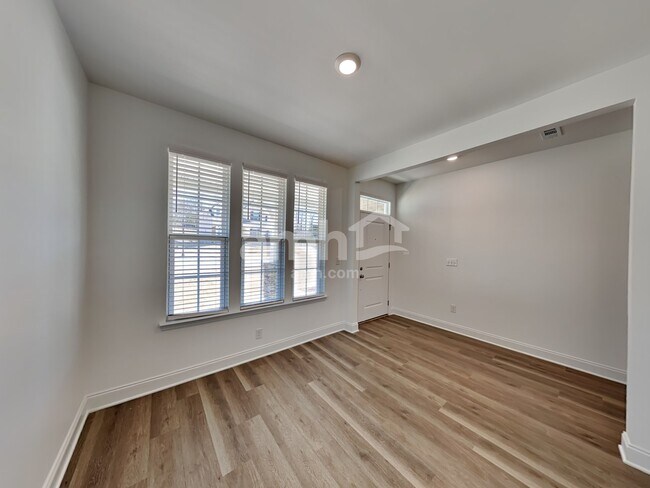 Building Photo - 201 Marin Dr