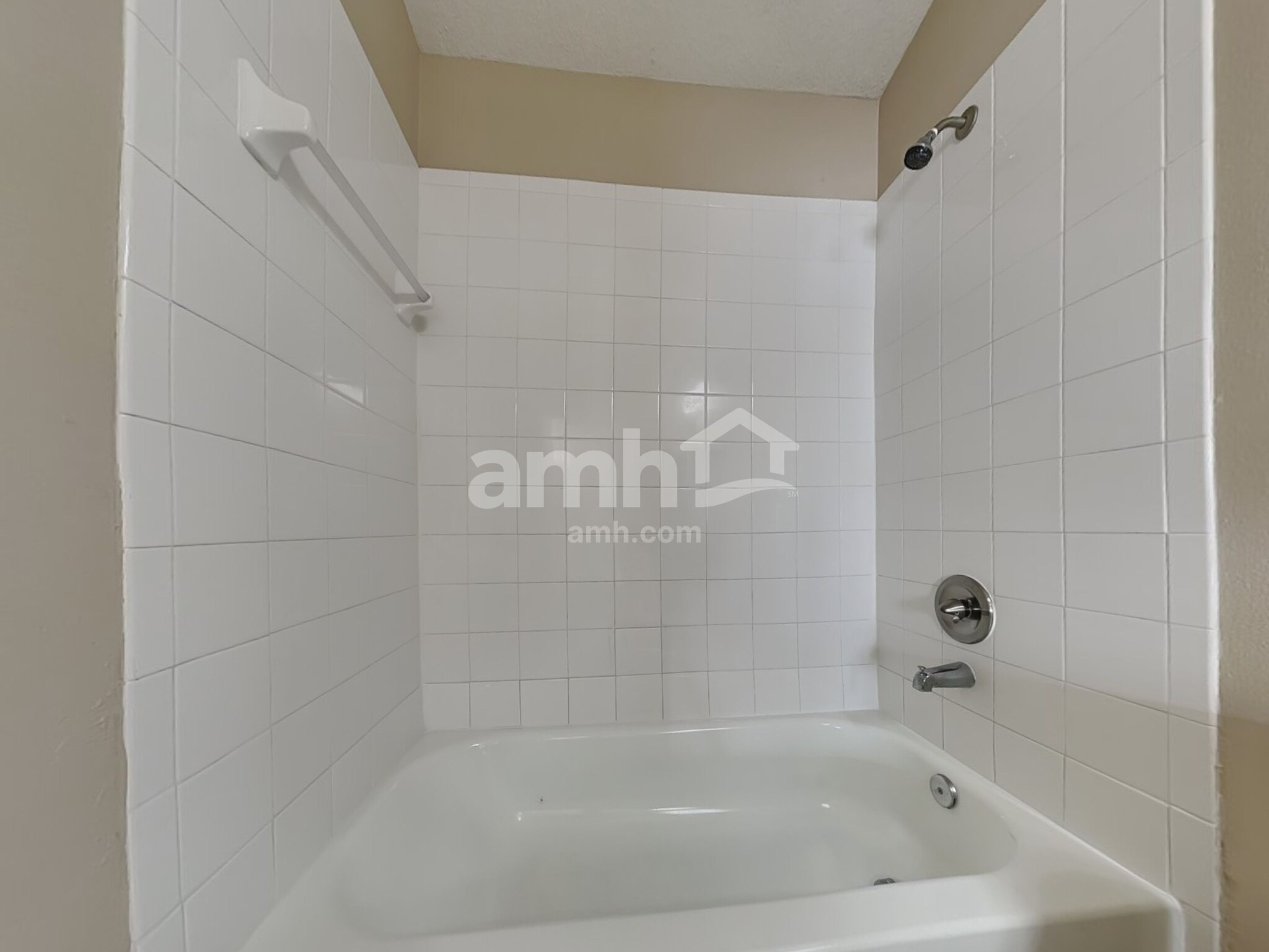 Building Photo - 9615 Laurel Ledge Dr