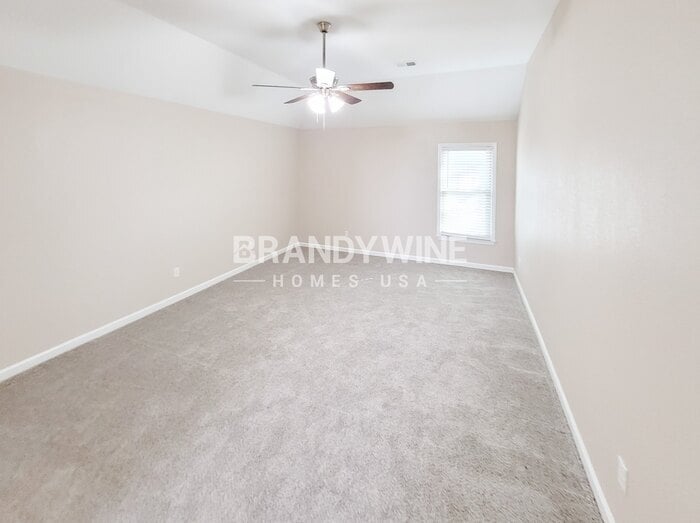 Building Photo - 8301 Meadow Vale Dr