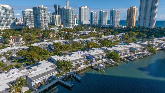 Building Photo - 310 Poinciana Island Dr