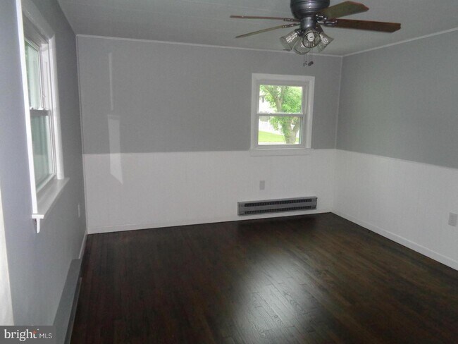 Building Photo - 2404 Ketchum Ave