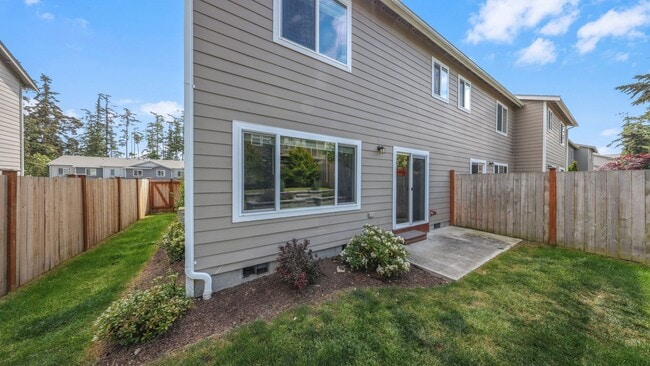 Building Photo - 3 Bed 2.5 Bath - Townhome - Ft Nugent Park...