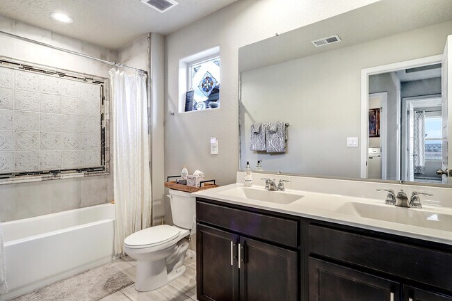 Building Photo - 3202 Tazanita Lp SE