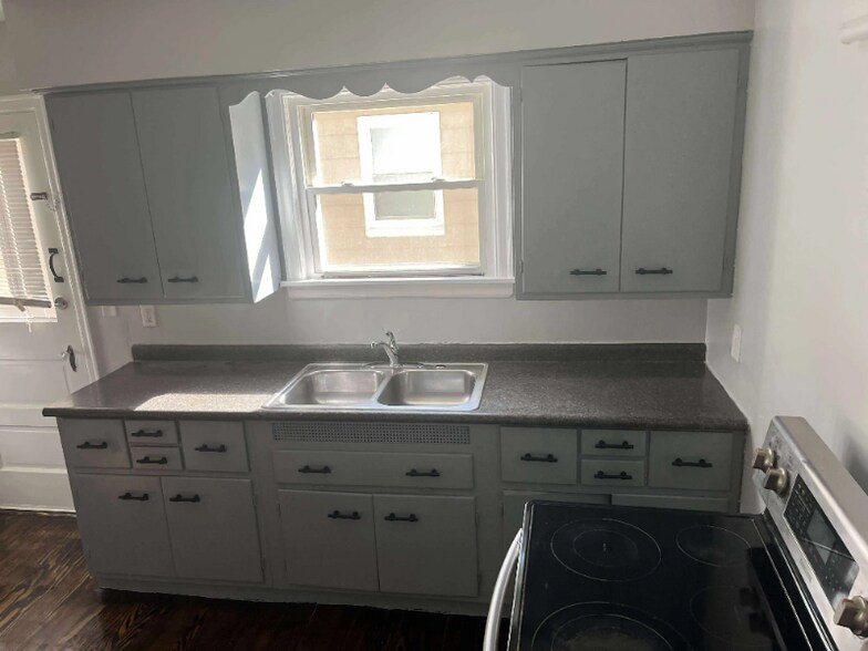 Building Photo - 6726 Betts Ave