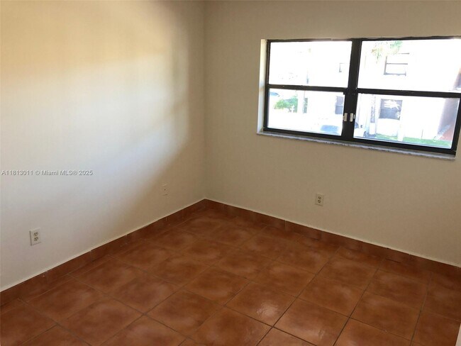 Building Photo - 250 W Park Dr
