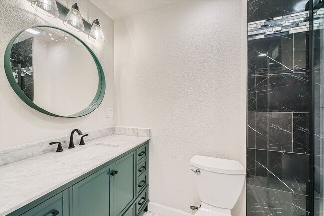 Building Photo - 5701 N Wagonwheel Trail