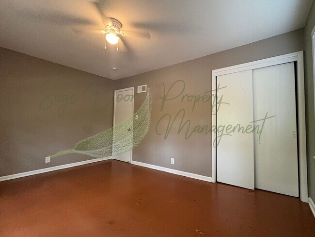 Building Photo - DUPLEX IN INDEPENDENCE