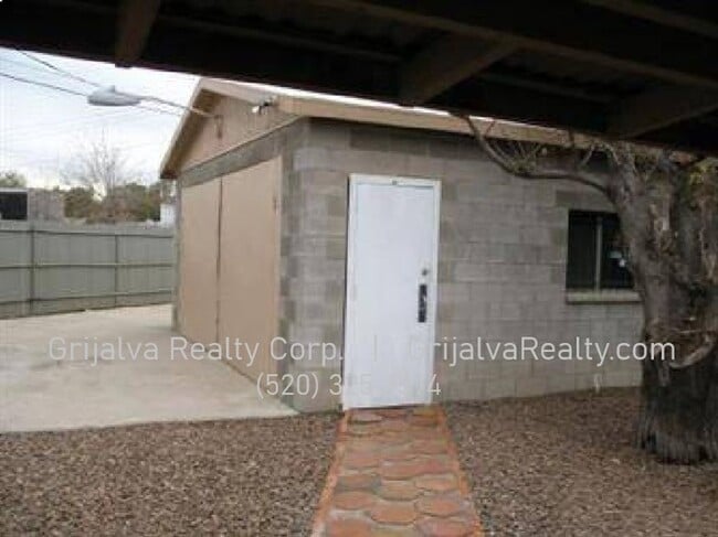 Building Photo - Northwest 3 Bed, 2 Bath House for Rent (Ruthrauff/La Cholla)