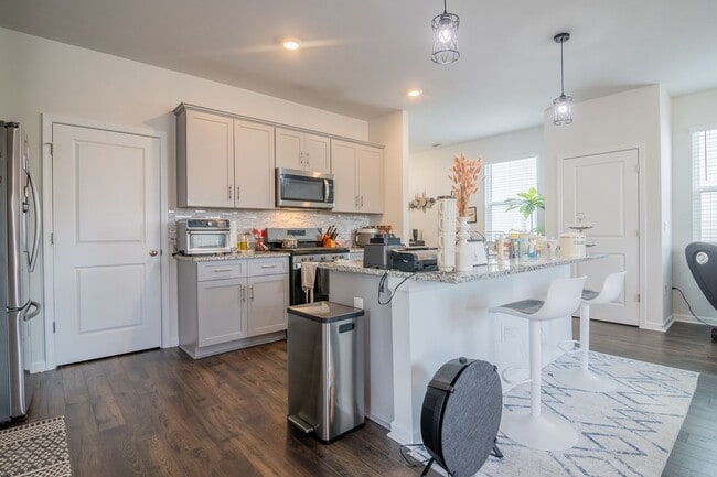 Building Photo - Like New Home in Grovetown