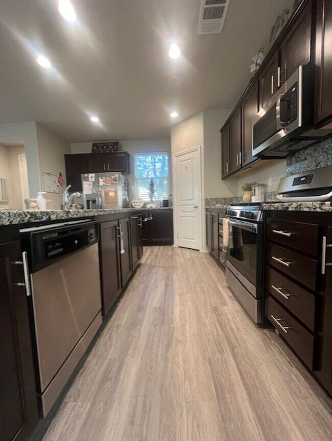 Building Photo - Beautiful Single-Family Home Murrieta