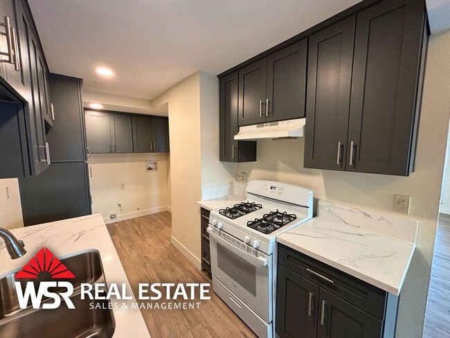 Building Photo - Charming upgraded condo in Upland!