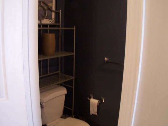 Half bath - 105 Heather Way