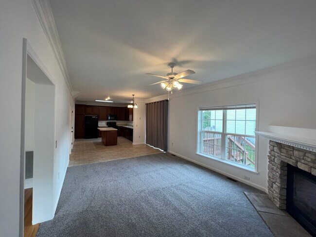 Building Photo - 43 Carlsbad Dr