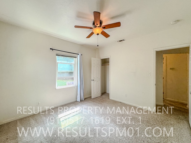Building Photo - Adorable 2 Bedroom Charmer