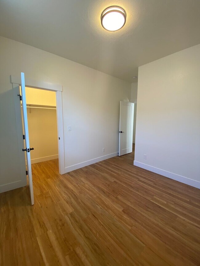 Building Photo - Mead School District-Upper unit Duplex 3 beds,2 bath Available June 10th