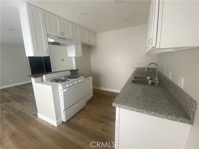 Building Photo - 18440 Desidia St.