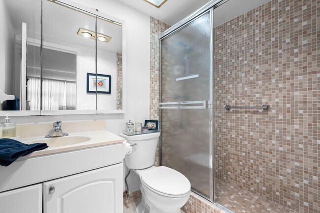 Building Photo - 3101 S Ocean Blvd