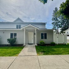 Building Photo - Modern 1 Bed, 1 Bath Ground-Floor Condo in...