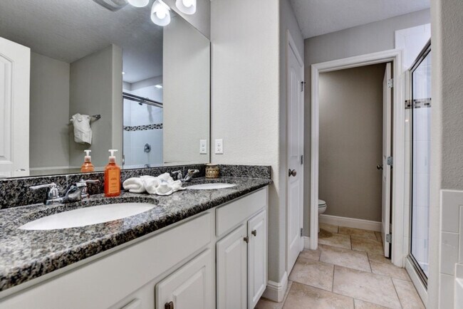 Building Photo - 5254 Wildwood Wy