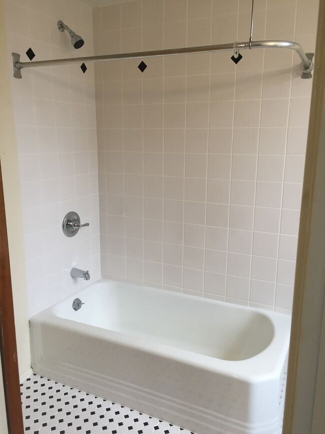 Building Photo - 5214 Friendship Ave