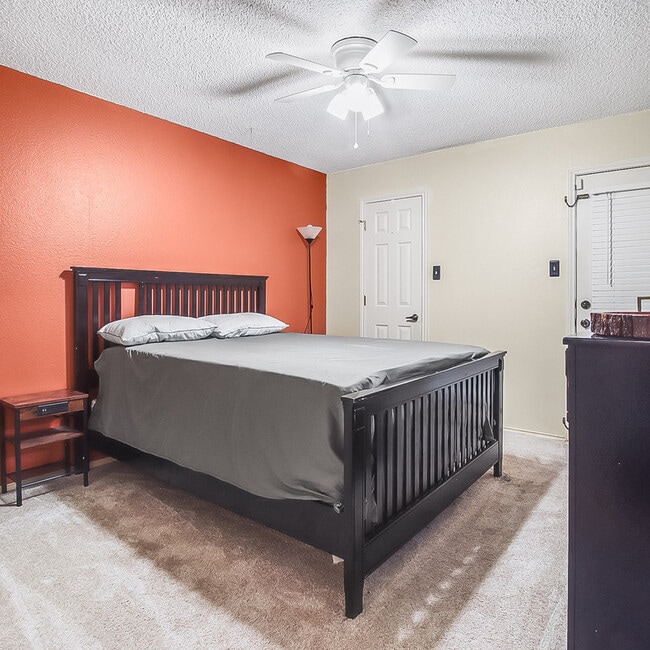 Building Photo - 5725 Ridgerock Ct