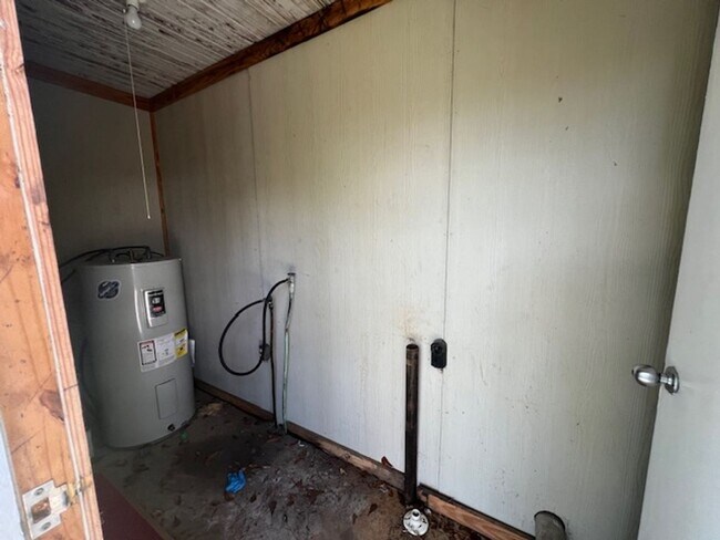 Building Photo - 2 Bedroom House - Walk to VSU!