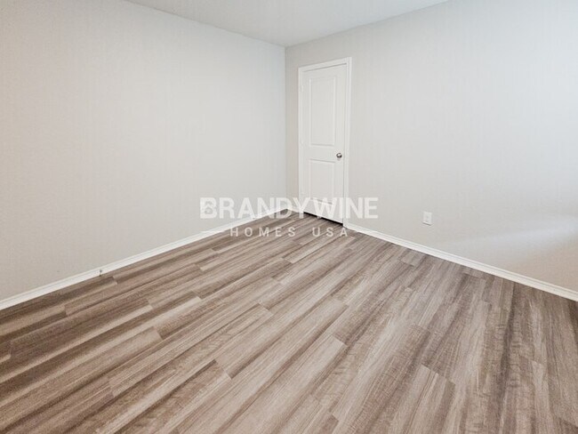 Building Photo - 7018 Winding Shelf