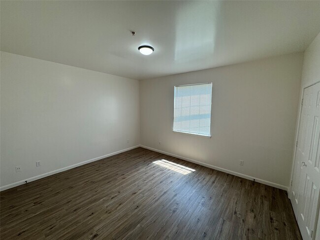 Building Photo - 8256 Leonora St