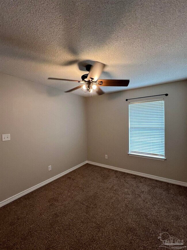 Building Photo - 10440 Millbrook Dr