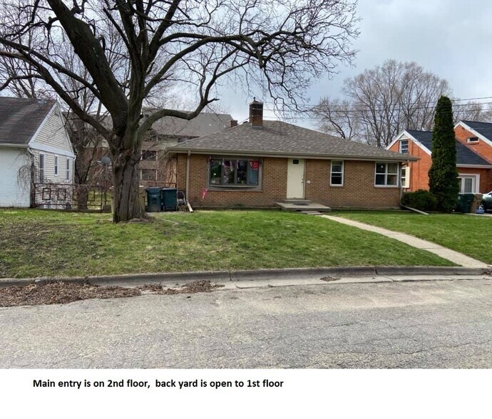 Building Photo - 1505 Steensland Dr