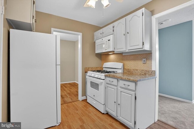 Building Photo - 7600 Lisle Ave