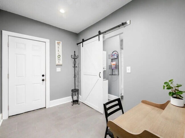 Building Photo - 363 E Gates St