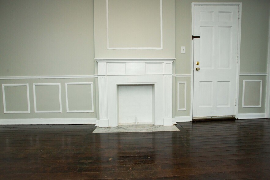 Building Photo - 270 S Champion Ave