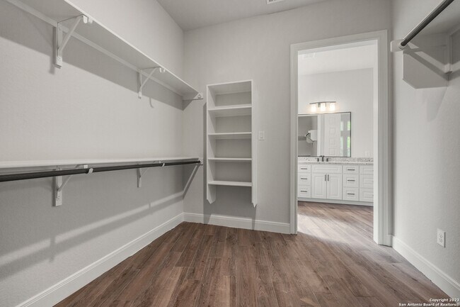 Building Photo - 118 Cap Rock Dr