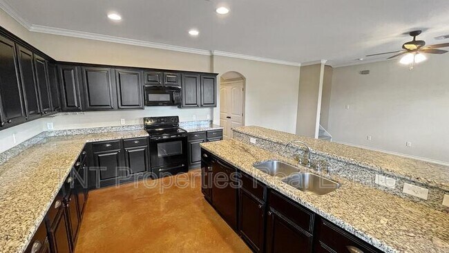 Building Photo - 315 Deacon Dr W