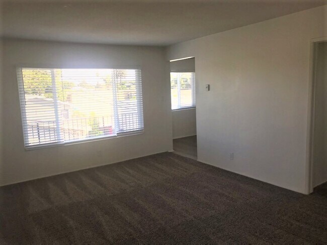 Building Photo - 2611 E Broadway