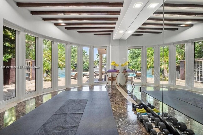 Building Photo - 800 SW 12th Ave