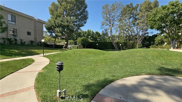 Building Photo - 15215 Magnolia Blvd