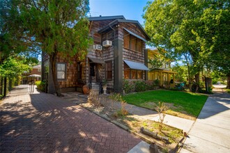 Building Photo - 811 Sul Ross St