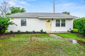 Building Photo - 3006 Azalea Dr