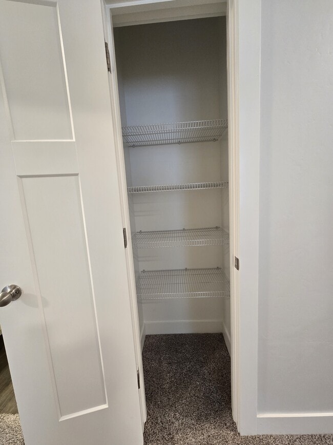 Building Photo - 1985 N 3330 W