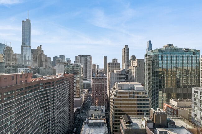 Building Photo - 600 N Fairbanks Ct