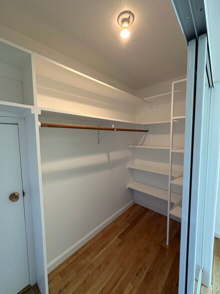 Building Photo - 18 Pepper Way