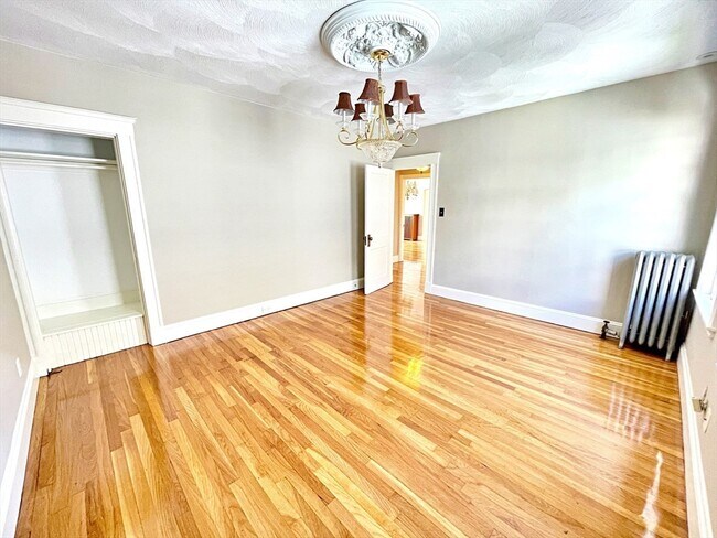 Building Photo - 15 Puritan Rd