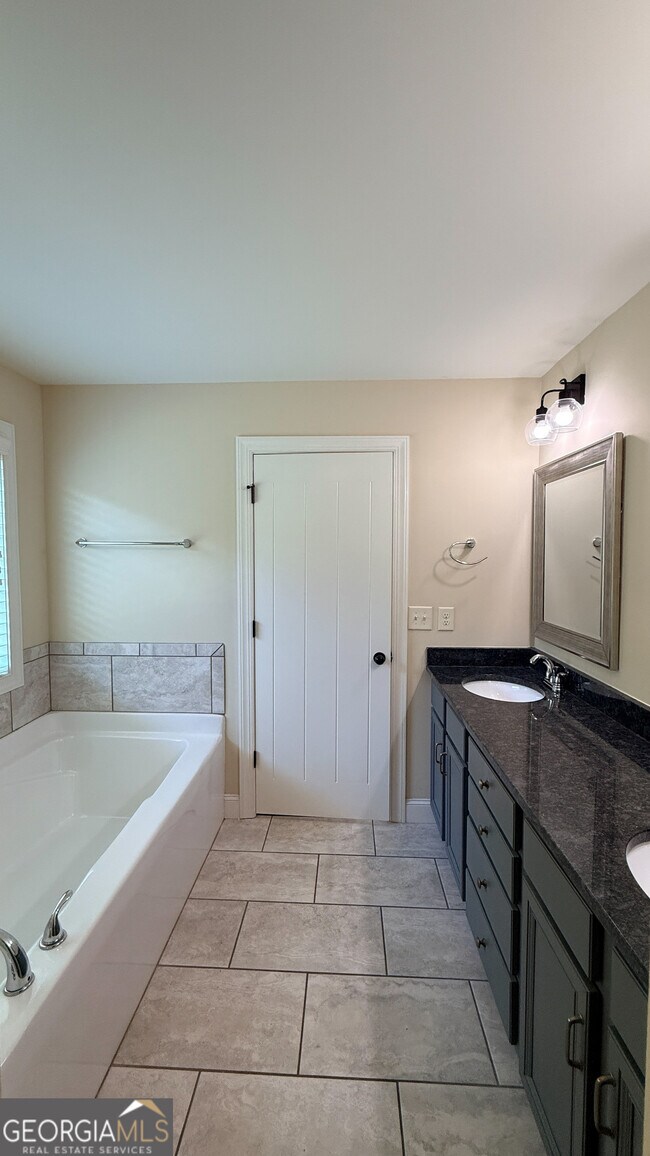 Building Photo - 338 Brookstone Dr