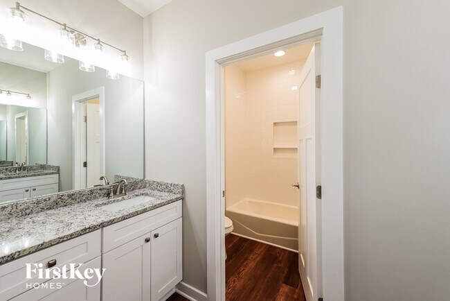 Building Photo - 7681 Cloverdell Dr